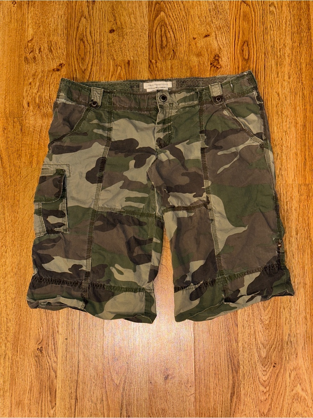 Abercrombie & Fitch Camo Cargo Shorts Women 36 Waist Military Paratrooper Baggy